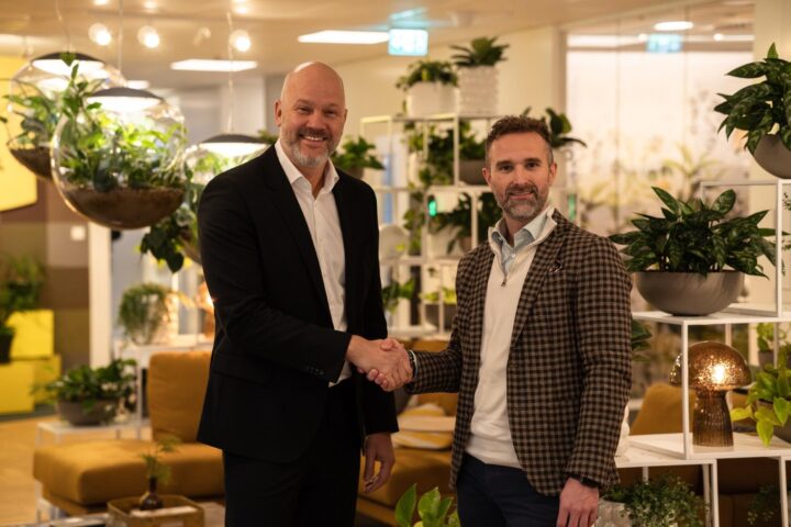 Cognitio och Joyweek skakar hand